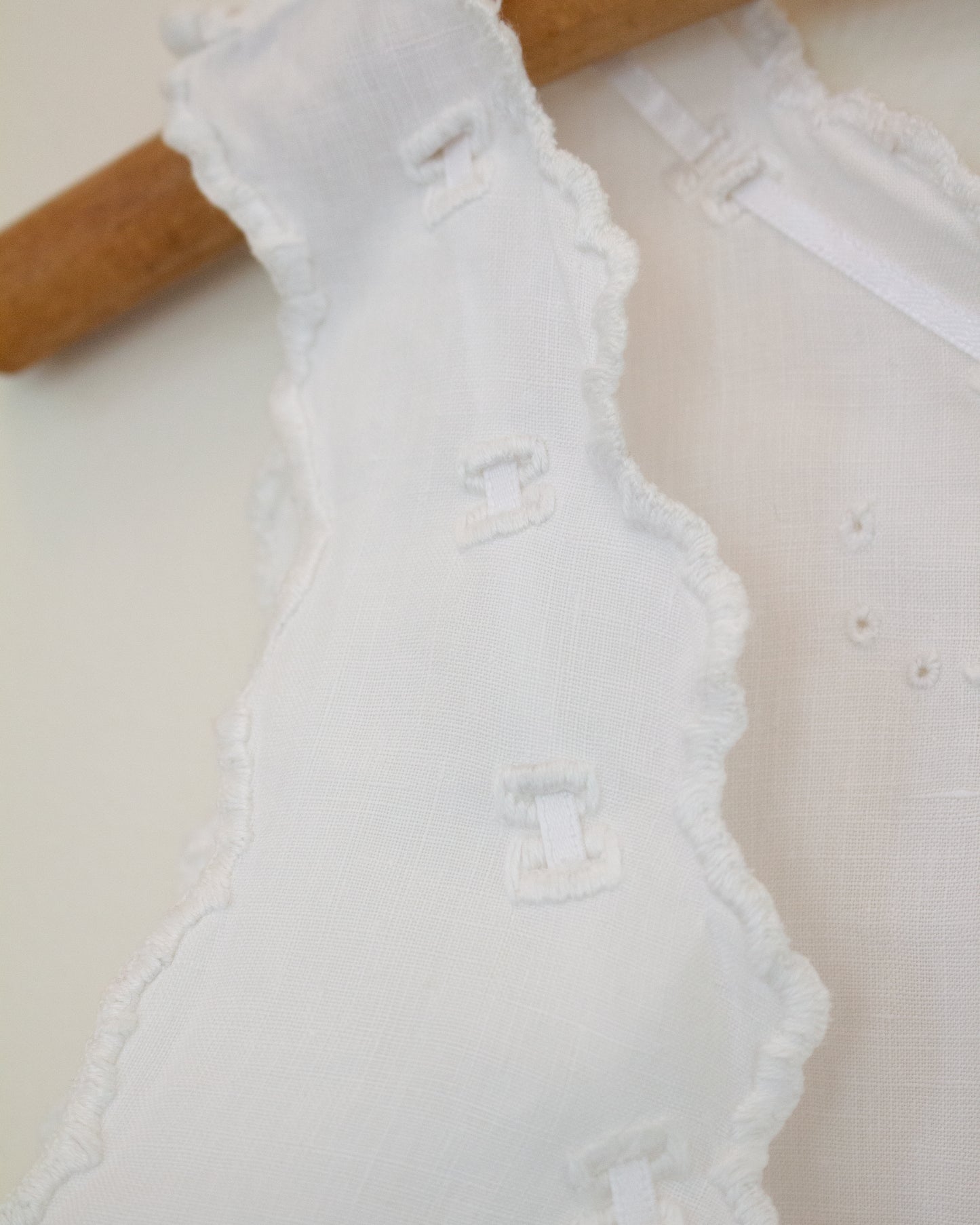 Close up of ribbon detail on top
