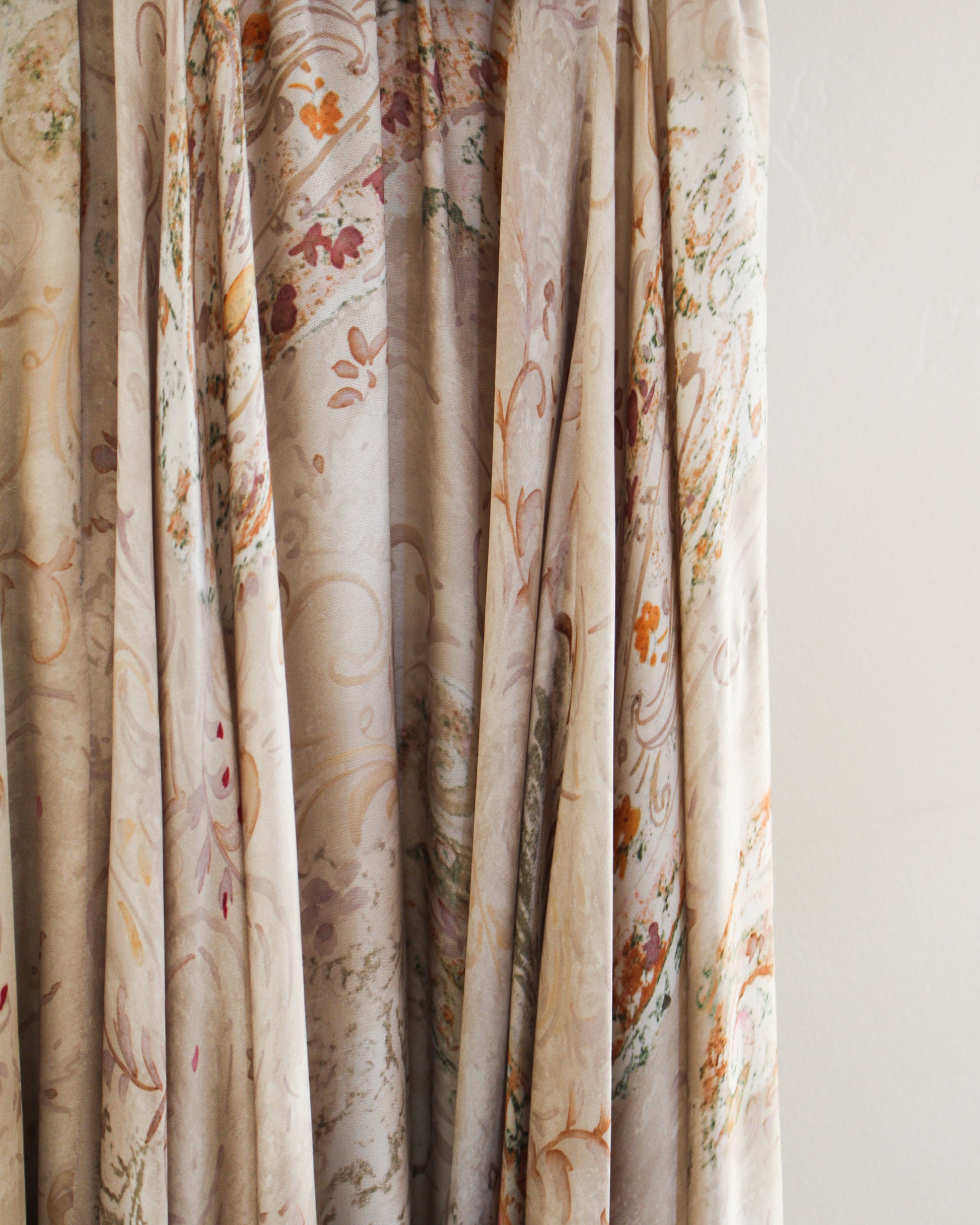 2009 Ralph Lauren Purple Label strapless silk gown. 100% silk with paisley floral print.