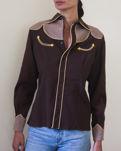 Woman wearing Western shirt with smile pockets 