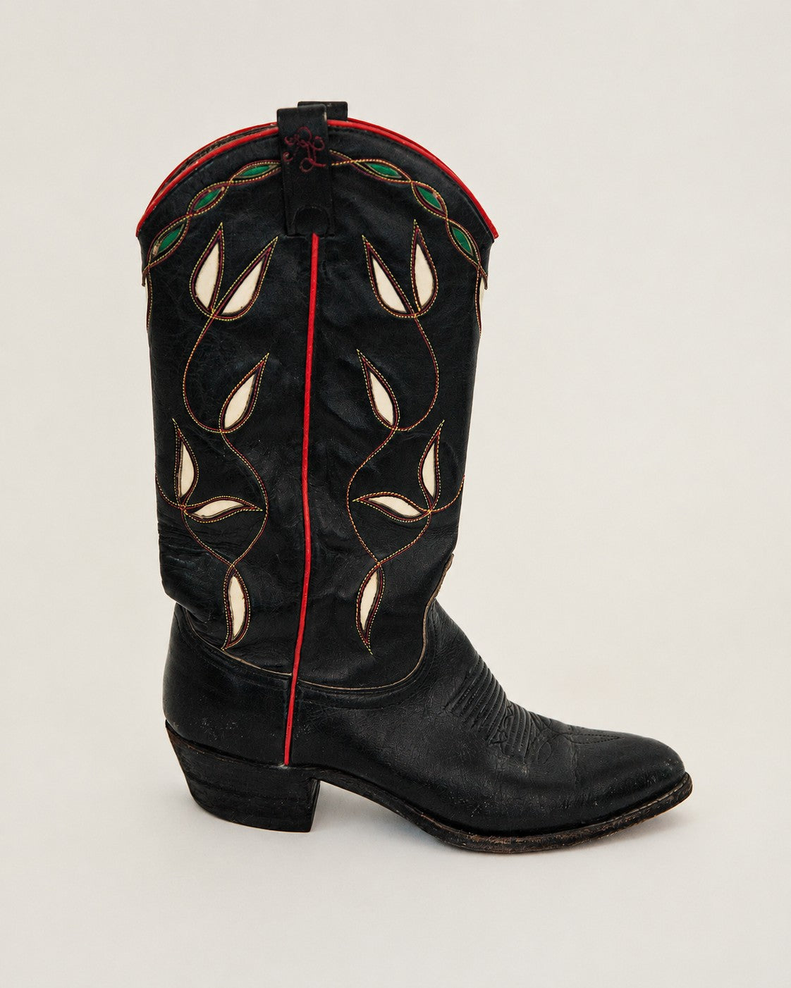 Black inlay cowboy boots